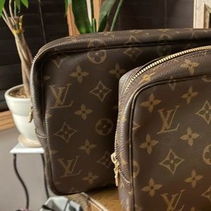 Louis Vuitton trousse 28